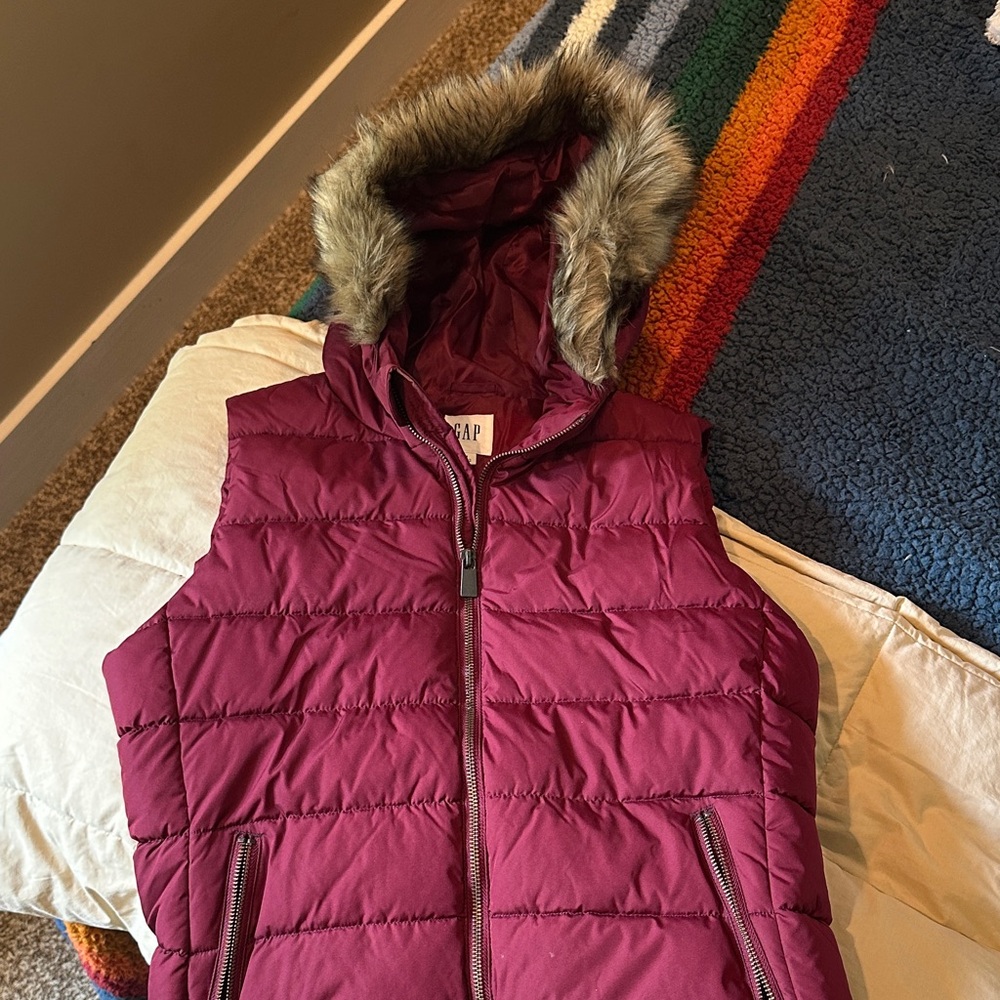 GAP Maroon Puffer Vest with Faux Fur Trim